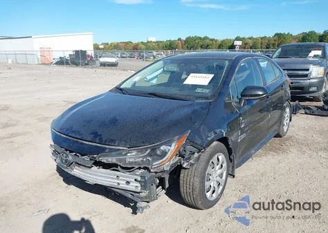 2021 Toyota Corolla Le z USA, uszkodzony, nr VIN JTDEPMAE5MJ180661